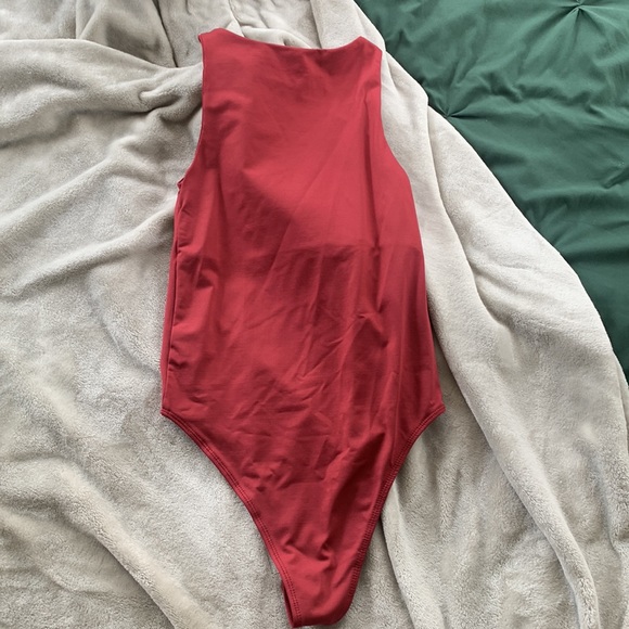 Red bodysuit - Picture 4 of 4